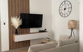 Charmant Appartement Avec Terrasse Et Parking - Centre Ville